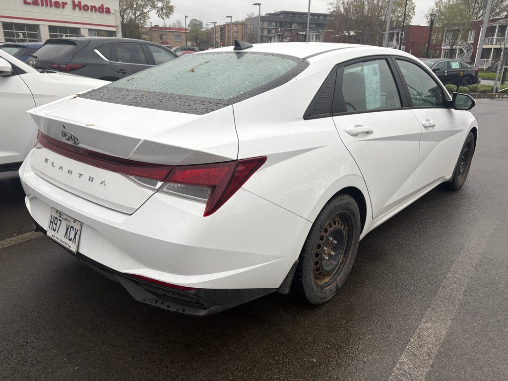 2023 Hyundai Elantra Preferred in Montréal, Quebec - 3 - w1024h768px