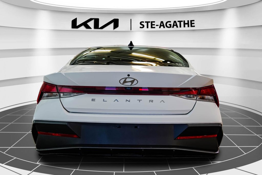 2024 Hyundai Elantra PREFERRED | AUTOMATIQUE | JAMAIS ACCIDENTÉ | TOIT | CARPLAY in , Quebec - 6 - w1024h768px