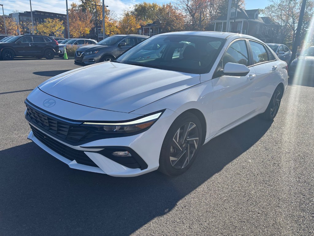 Hyundai Elantra Preferred 2024 à Montréal, Québec - 1 - w1024h768px