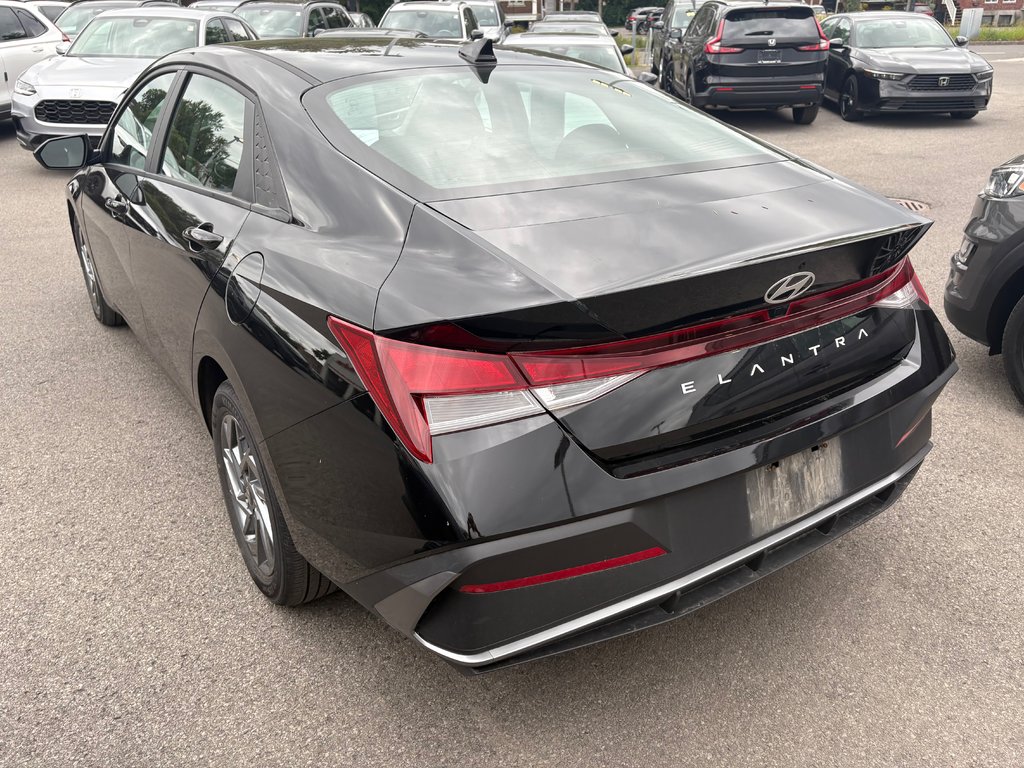 2024 Hyundai Elantra Preferred in Montréal, Quebec - 4 - w1024h768px