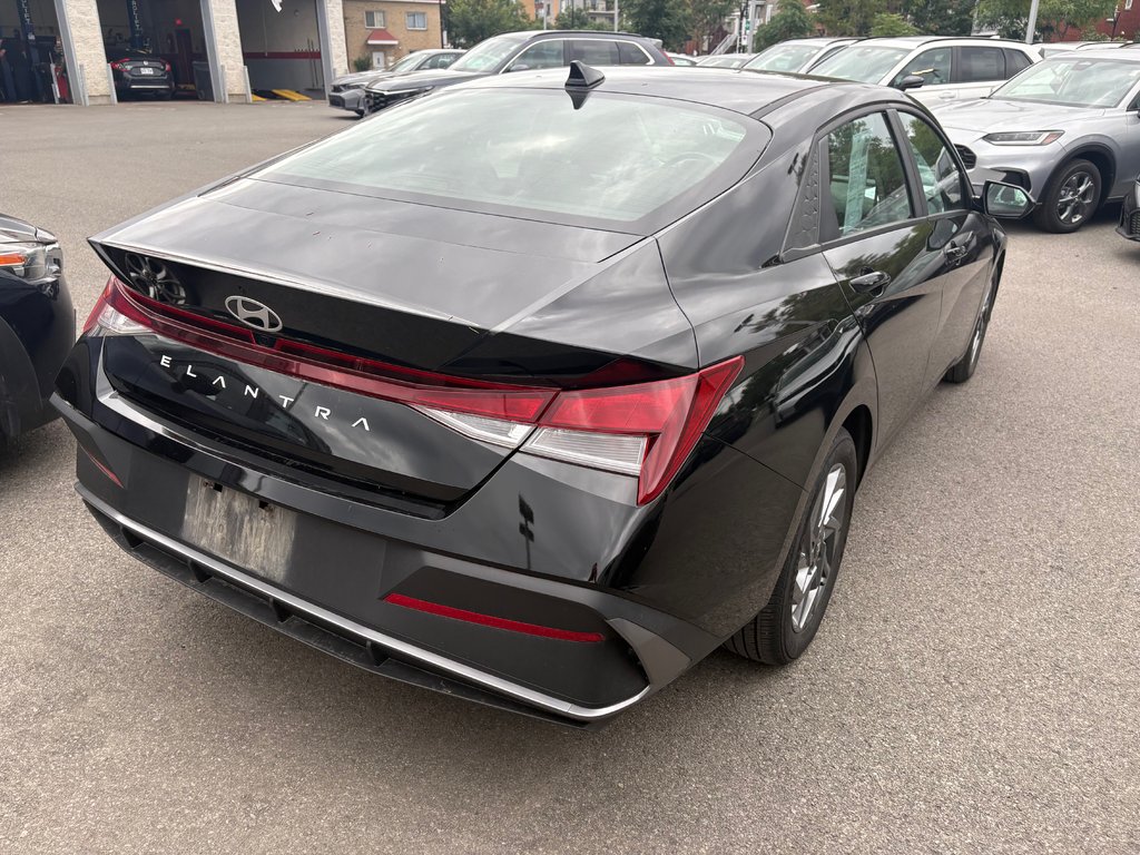 2024 Hyundai Elantra Preferred in Montréal, Quebec - 3 - w1024h768px