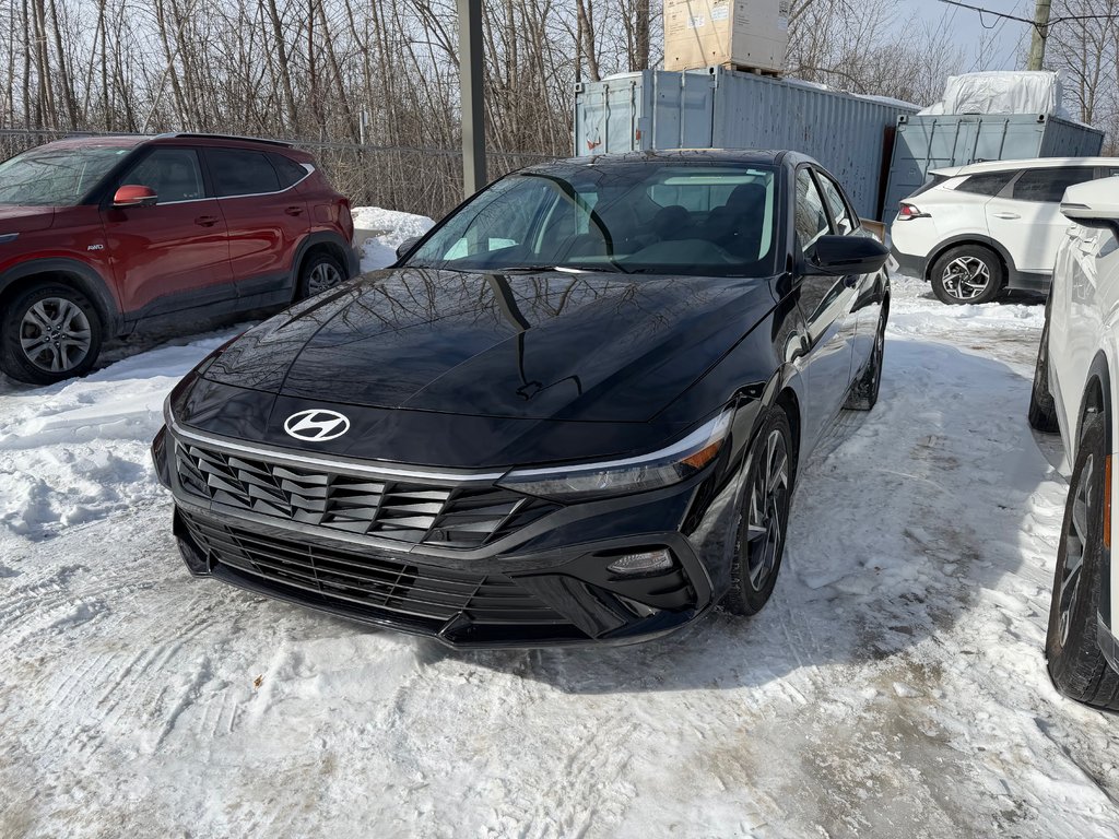 2025 Hyundai Elantra Preferred in Montréal, Quebec - 1 - w1024h768px