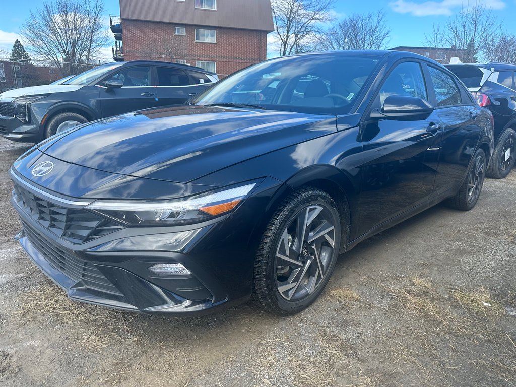 2025 Hyundai Elantra Preferred in Montréal, Quebec - 1 - w1024h768px