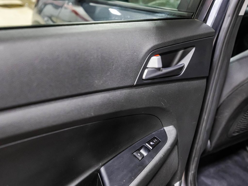 Hyundai Tucson SE 2.0L I 1 PROPRIO I JAMAIS ACCIDENTÉ I CAMERA I SIEGES CHAUFFANTS I MAGS I SECURITE ACTIVE 2017 à Montréal, Québec - 12 - w1024h768px