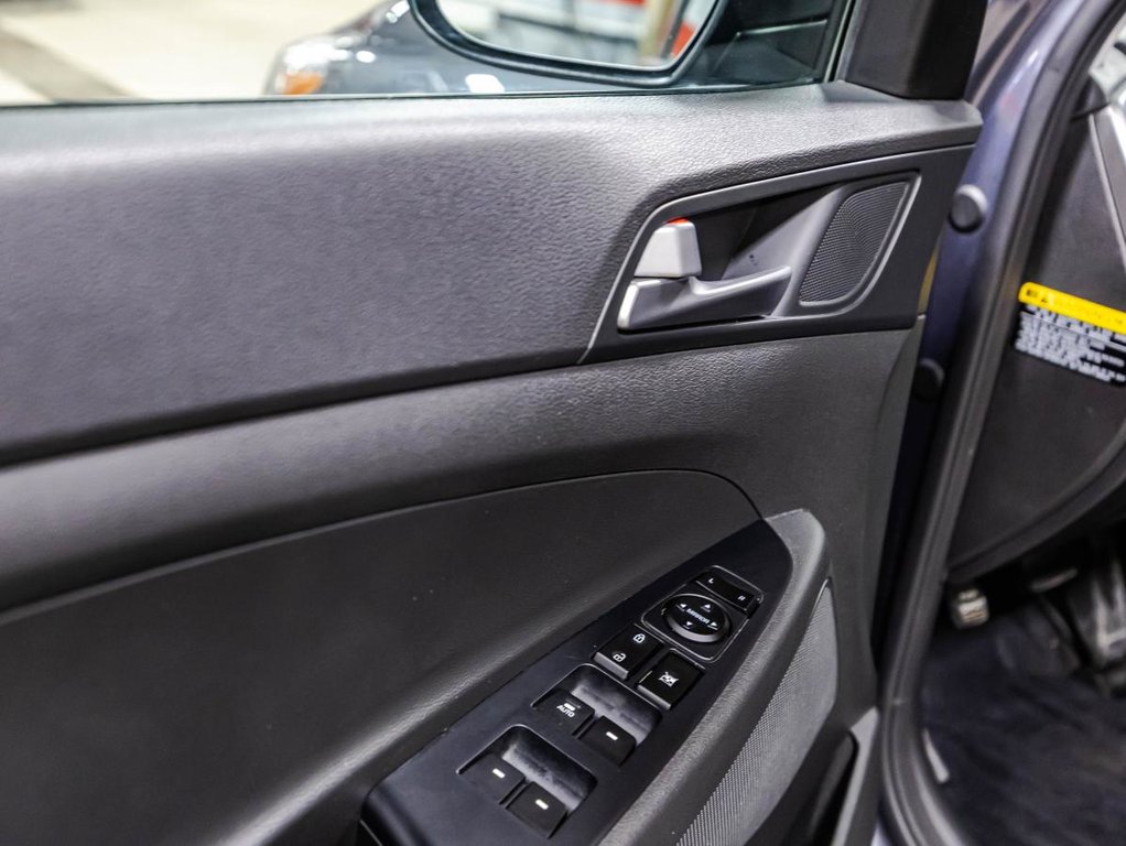 Hyundai Tucson SE 2.0L I 1 PROPRIO I JAMAIS ACCIDENTÉ I CAMERA I SIEGES CHAUFFANTS I MAGS I SECURITE ACTIVE 2017 à Montréal, Québec - 11 - w1024h768px