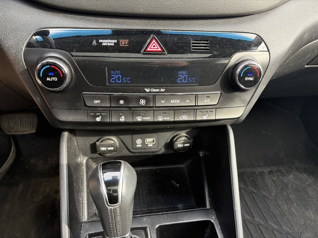 Hyundai Tucson SE 1,6 L 4 portes AWD I 1 PROPRIO I CUIR I SIEGES ET VOLANT CHAUFFANTS I TOIT PANORAMIQUE I CAMERA 2017 à Montréal, Québec - 8 - w1024h768px