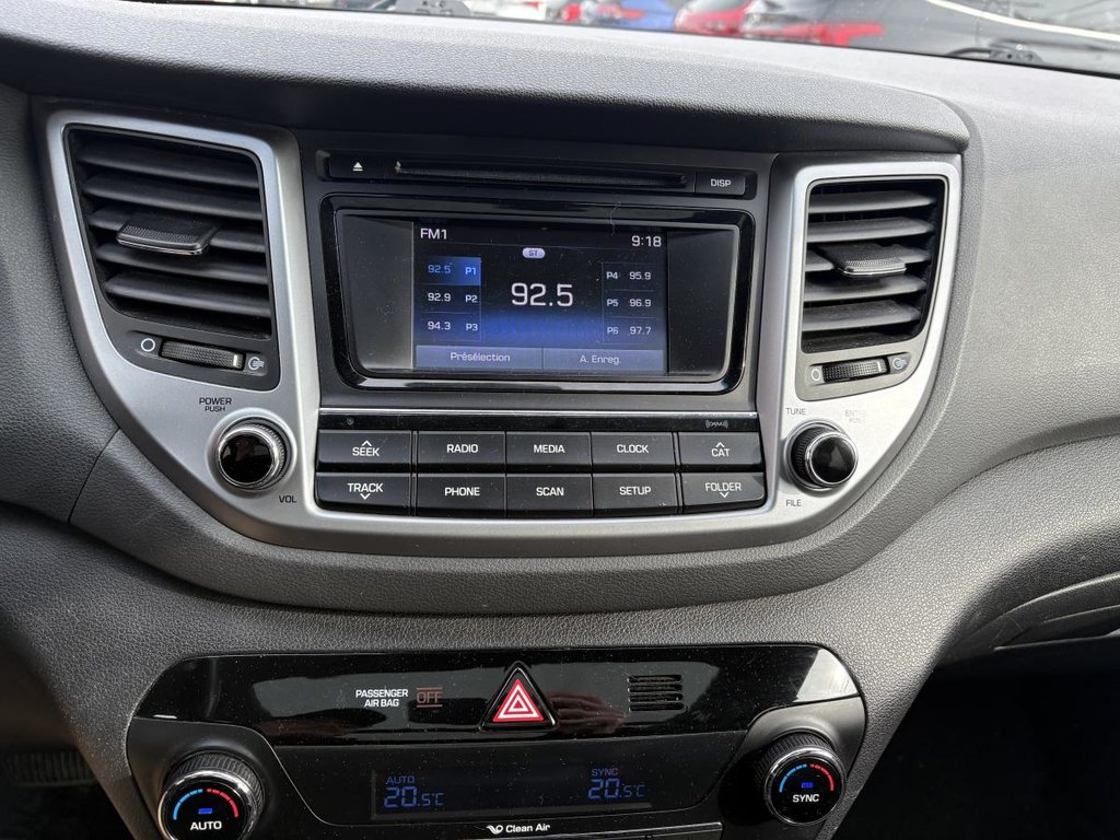 Hyundai Tucson SE 1,6 L 4 portes AWD I 1 PROPRIO I CUIR I SIEGES ET VOLANT CHAUFFANTS I TOIT PANORAMIQUE I CAMERA 2017 à Montréal, Québec - 7 - w1024h768px