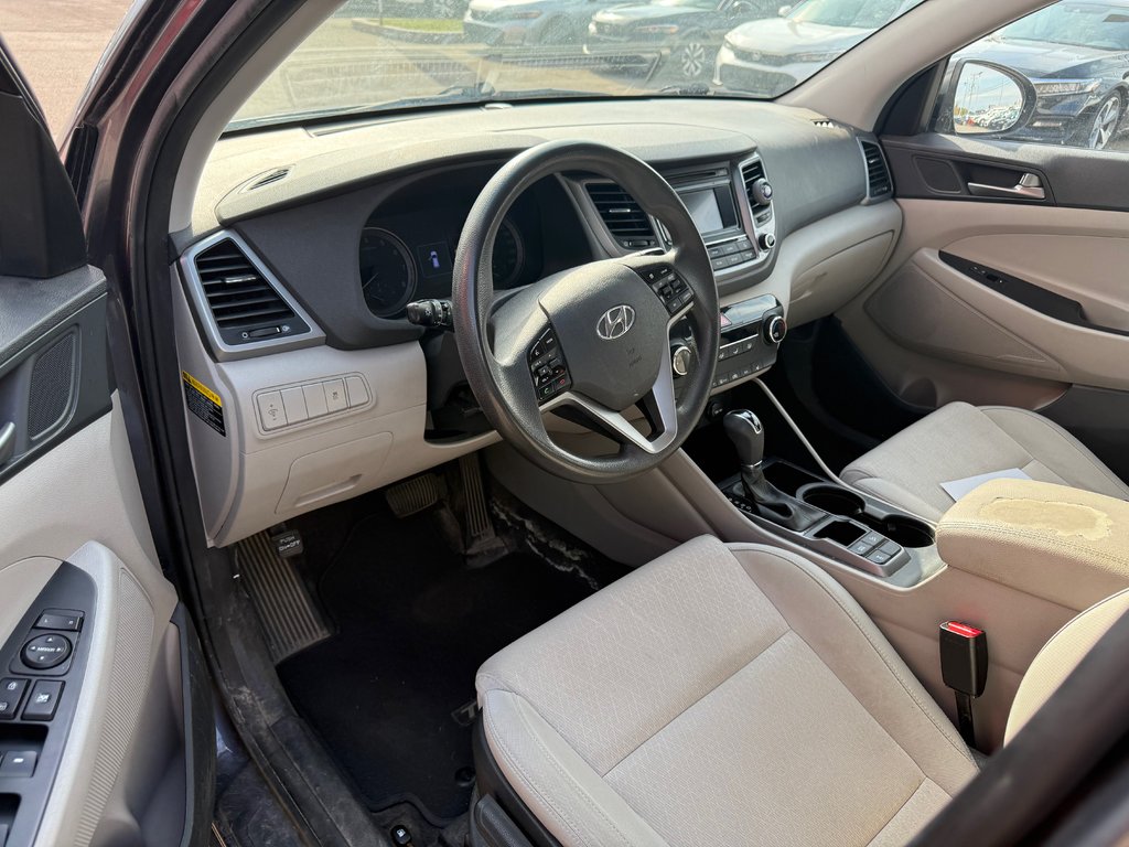 2017 Hyundai Tucson AWD/21 DOSSIERS D'ENTRETIENT in Montréal, Quebec - 9 - w1024h768px
