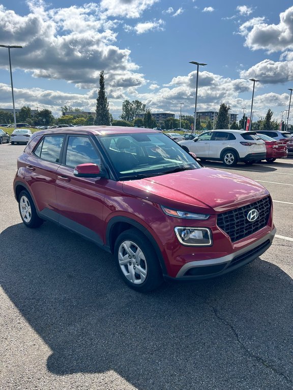 Hyundai Venue Essential 2020 à Lachenaie, Québec - 3 - w1024h768px