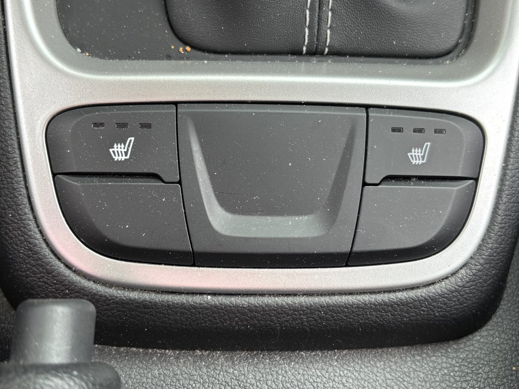 2021 Hyundai Venue Essential in Montreal, Quebec - 12 - w1024h768px