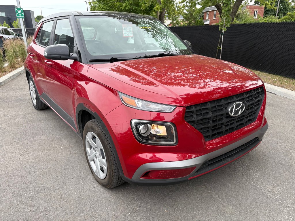 2021 Hyundai Venue Essential in Montreal, Quebec - 4 - w1024h768px