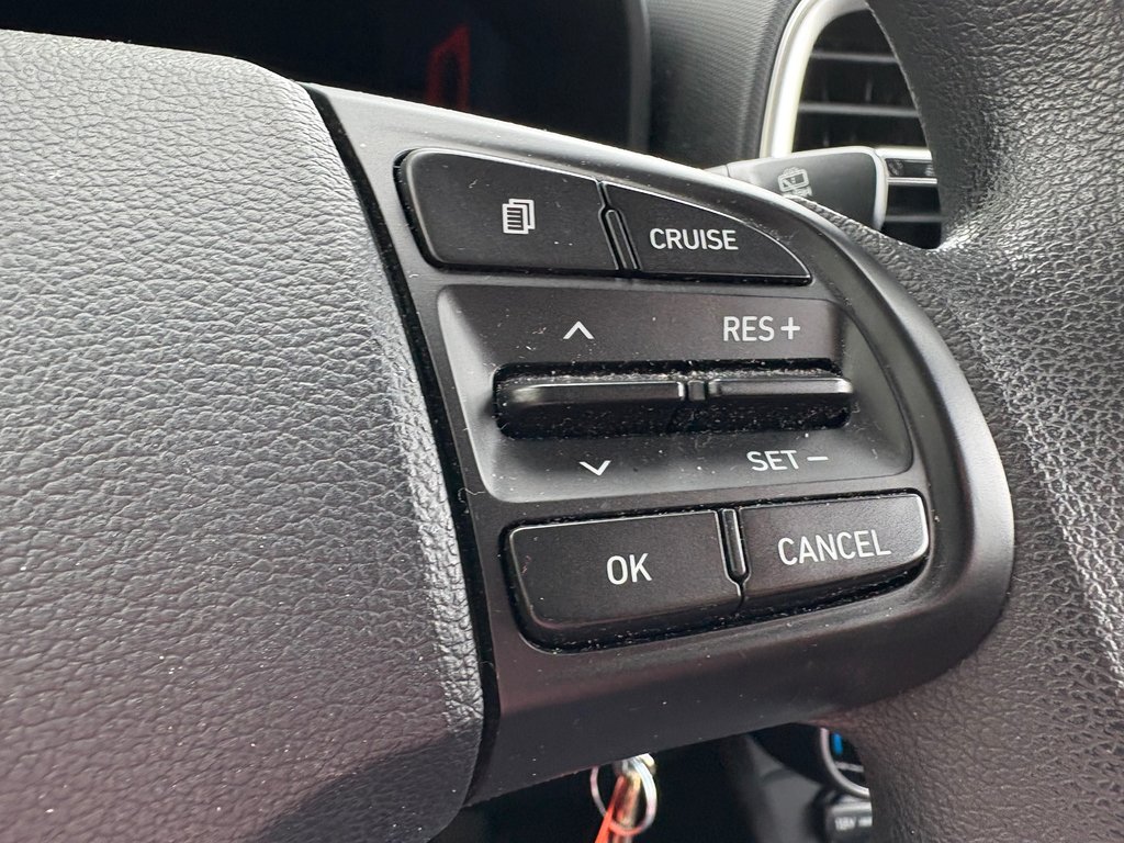 2021 Hyundai Venue Essential in Montreal, Quebec - 8 - w1024h768px