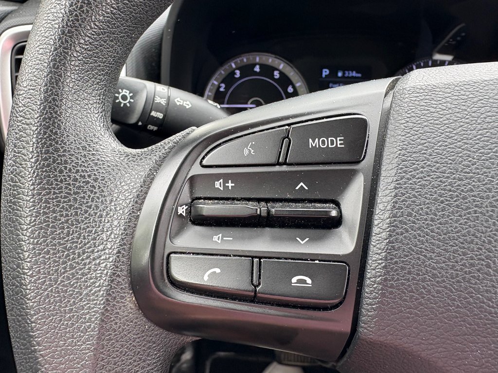 2021 Hyundai Venue Essential in Montreal, Quebec - 7 - w1024h768px