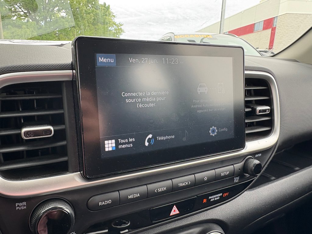 2021 Hyundai Venue Essential in Montreal, Quebec - 9 - w1024h768px