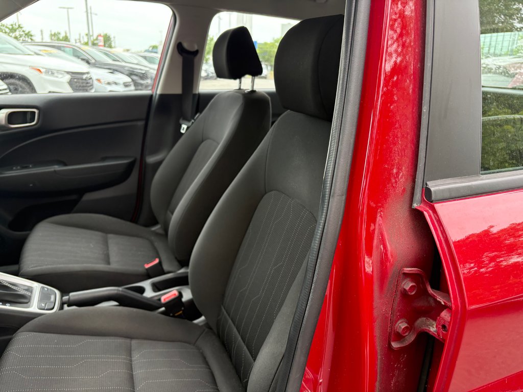 2021 Hyundai Venue Essential in Montreal, Quebec - 5 - w1024h768px