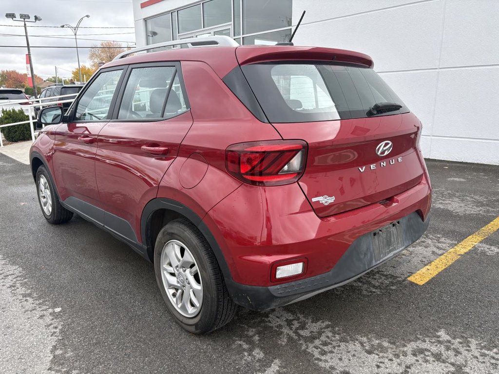 2023 Hyundai Venue Preferred in , Quebec - 2 - w1024h768px