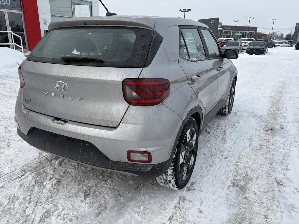Hyundai Venue Essential IVT 14 000 KM SEULEMENT I CARPLAY I BLUETOOTH I CAMERA  I SIEGES CHAUFFANTS 2023 à , Québec - 6 - w1024h768px