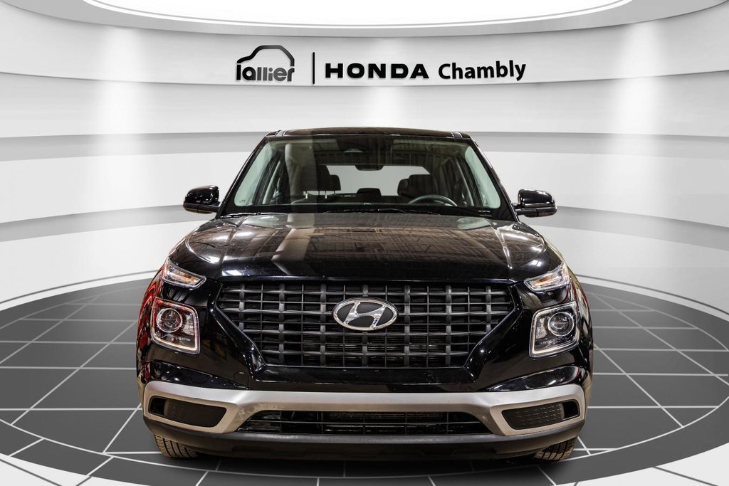 2024 Hyundai Venue Essential CAMERA I SIEGES CHAUFFANTS I CARPLAY I BLUETOOTH in Montréal, Quebec - 2 - w1024h768px