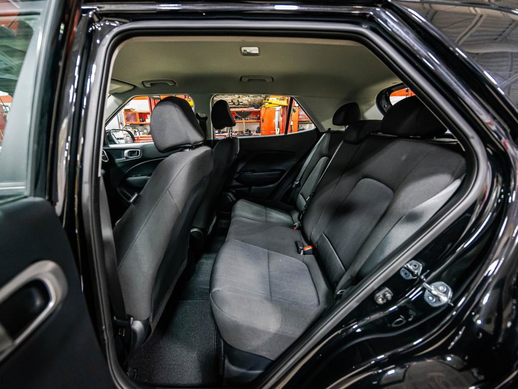 2024 Hyundai Venue Essential CAMERA I SIEGES CHAUFFANTS I CARPLAY I BLUETOOTH in Montréal, Quebec - 13 - w1024h768px