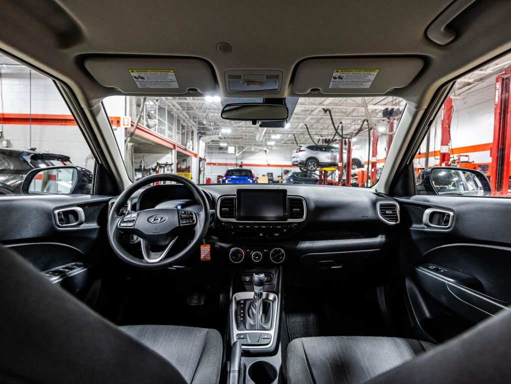 2024 Hyundai Venue Essential CAMERA I SIEGES CHAUFFANTS I CARPLAY I BLUETOOTH in Montréal, Quebec - 14 - w1024h768px