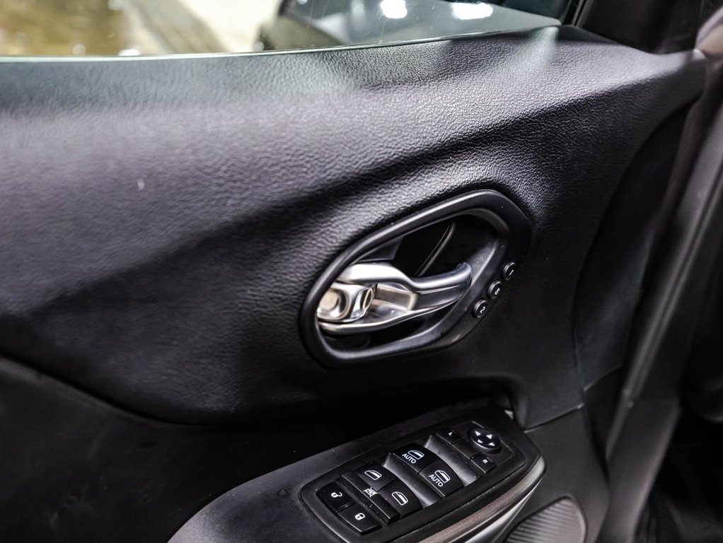 2019 Jeep Cherokee Limited 4x4 CUIR I SIGES EN CUIR CHAUFFANTS I DEMARREUR I CAMERA in Montréal, Quebec - 12 - w1024h768px