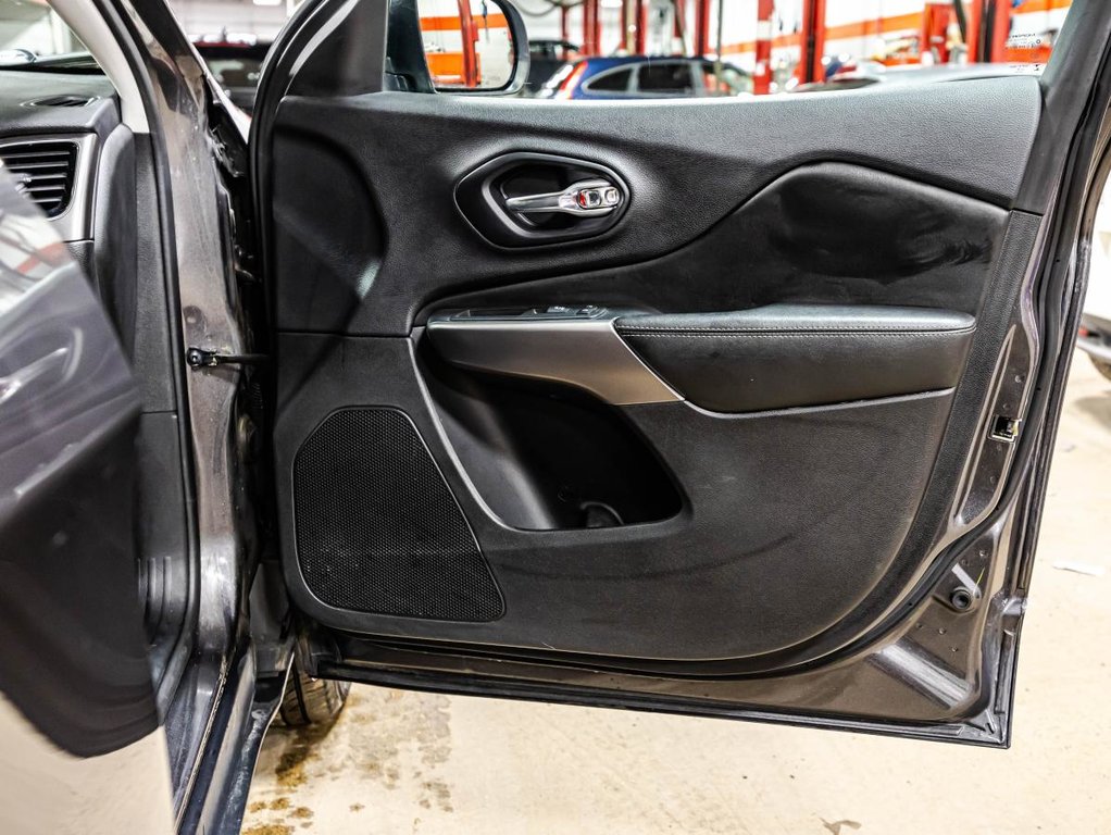 2019 Jeep Cherokee Limited 4x4 CUIR I SIGES EN CUIR CHAUFFANTS I DEMARREUR I CAMERA in Montréal, Quebec - 18 - w1024h768px