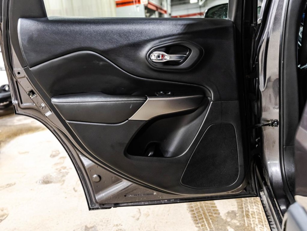 2019 Jeep Cherokee Limited 4x4 CUIR I SIGES EN CUIR CHAUFFANTS I DEMARREUR I CAMERA in Montréal, Quebec - 13 - w1024h768px