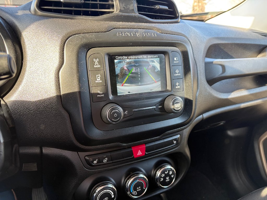 2015 Jeep Renegade North AWD in Lachenaie, Quebec - 9 - w1024h768px