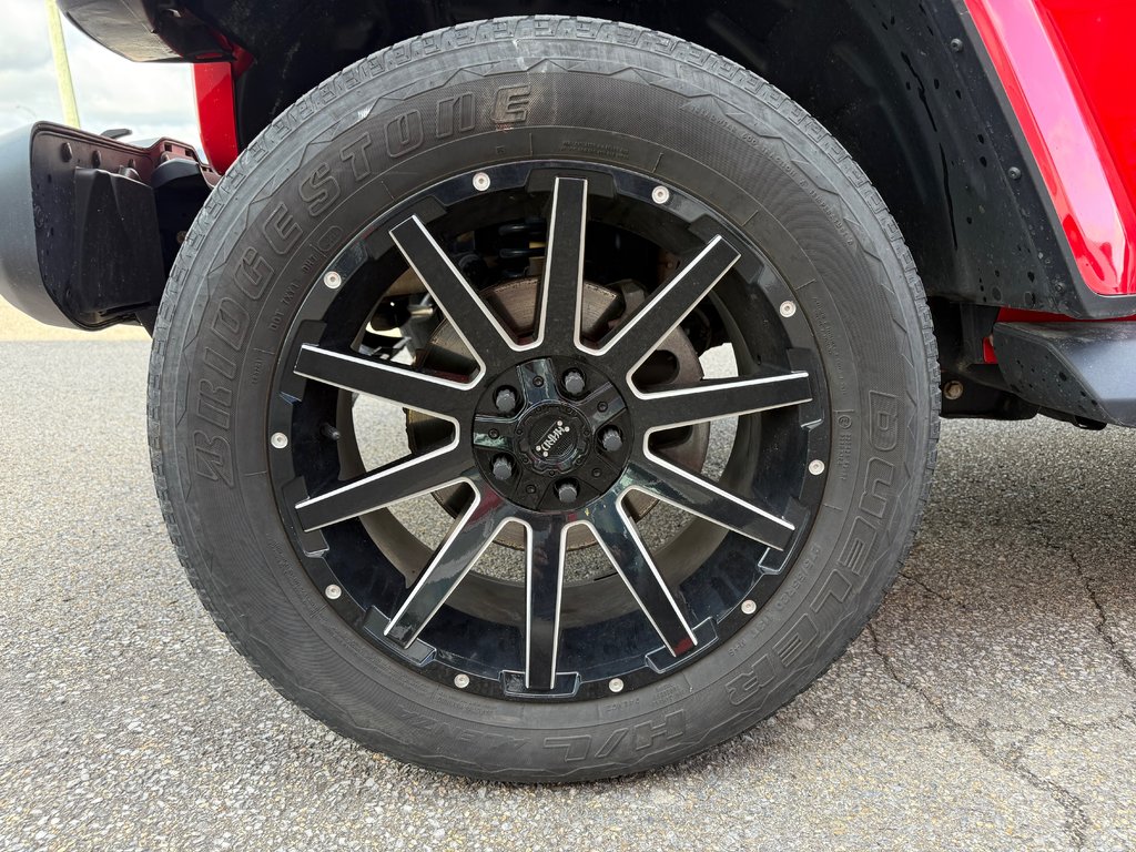 Jeep Wrangler 4xe Unlimited Sahara/UN PROPRIO/21 DOSSIERS ENTRETIEN 2021 à Lachenaie, Québec - 14 - w1024h768px