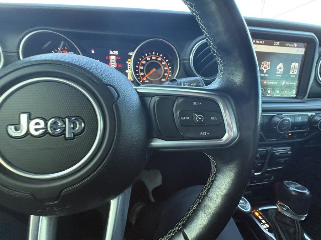 2020 Jeep Wrangler Sahara 4x4 SKYROOF I CUIR I JAMAIS ACCIDENTÉ I DEMARREUR I MAGS I SIEGES CHAUFFANTS I CAMERA in , Quebec - 8 - w1024h768px