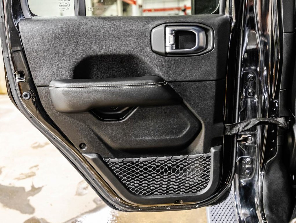 2020 Jeep Wrangler Sahara 4x4 SKYROOF I CUIR I JAMAIS ACCIDENTÉ I DEMARREUR I MAGS I SIEGES CHAUFFANTS I CAMERA in Montréal, Quebec - 13 - w1024h768px