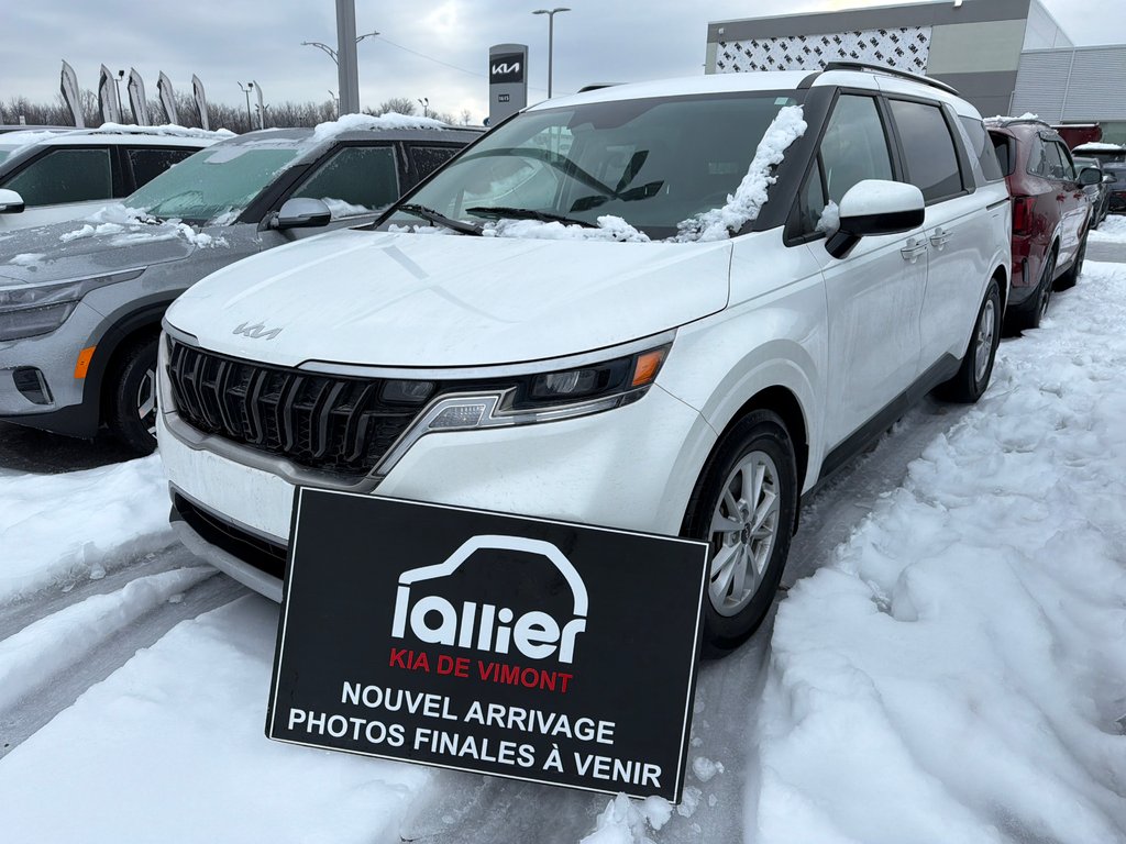 Kia Carnival LX+ 2023 à , Québec - 1 - w1024h768px