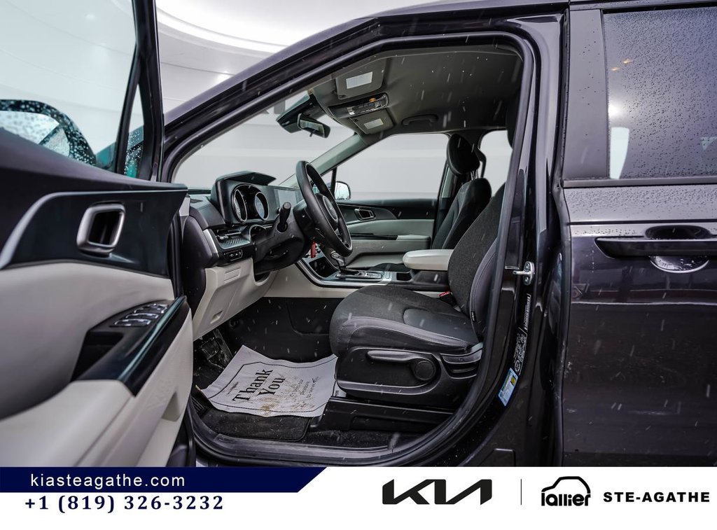2023 Kia Carnival LX TA in Montréal, Quebec - 14 - w1024h768px