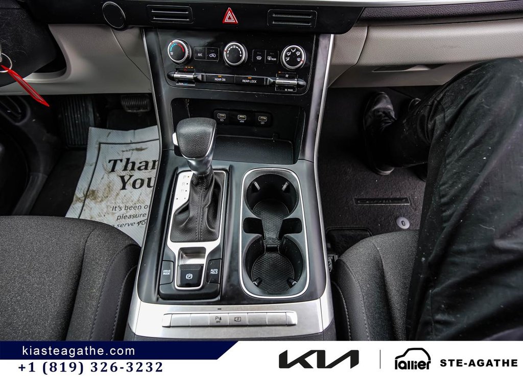 2023 Kia Carnival LX TA in Montréal, Quebec - 21 - w1024h768px
