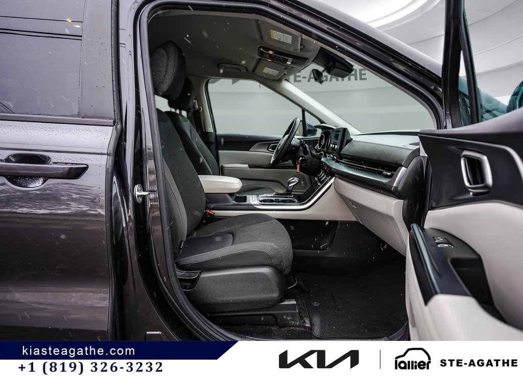 2023 Kia Carnival LX TA in Montréal, Quebec - 19 - w1024h768px