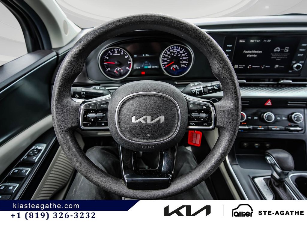 2023 Kia Carnival LX TA in Montréal, Quebec - 12 - w1024h768px