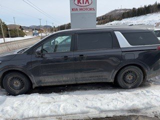 2023 Kia Carnival LX TA in Montréal, Quebec - 4 - w1024h768px