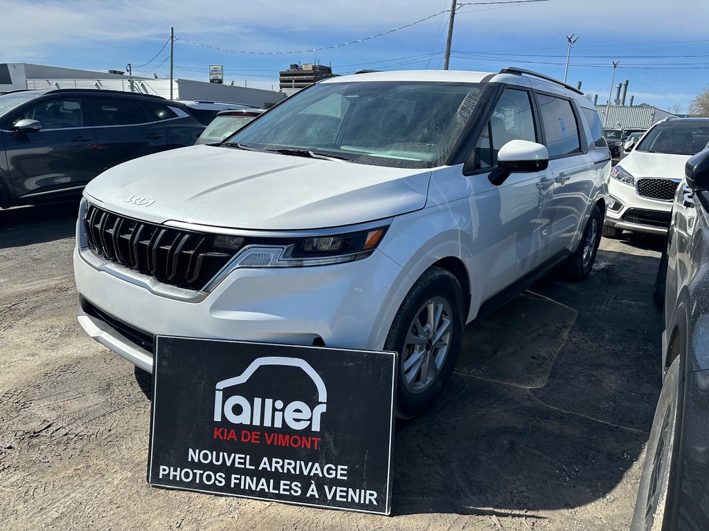 2023 Kia Carnival LX+ in Montréal, Quebec - 1 - w1024h768px