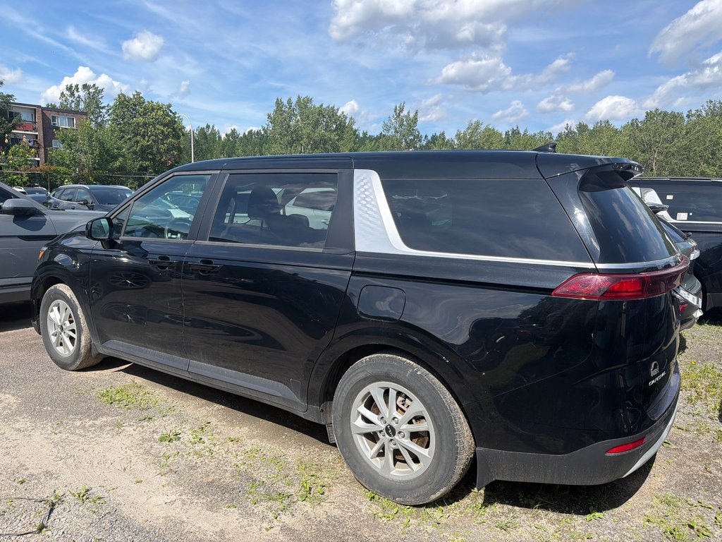 Kia Carnival LX 2023 à Montréal, Québec - 2 - w1024h768px