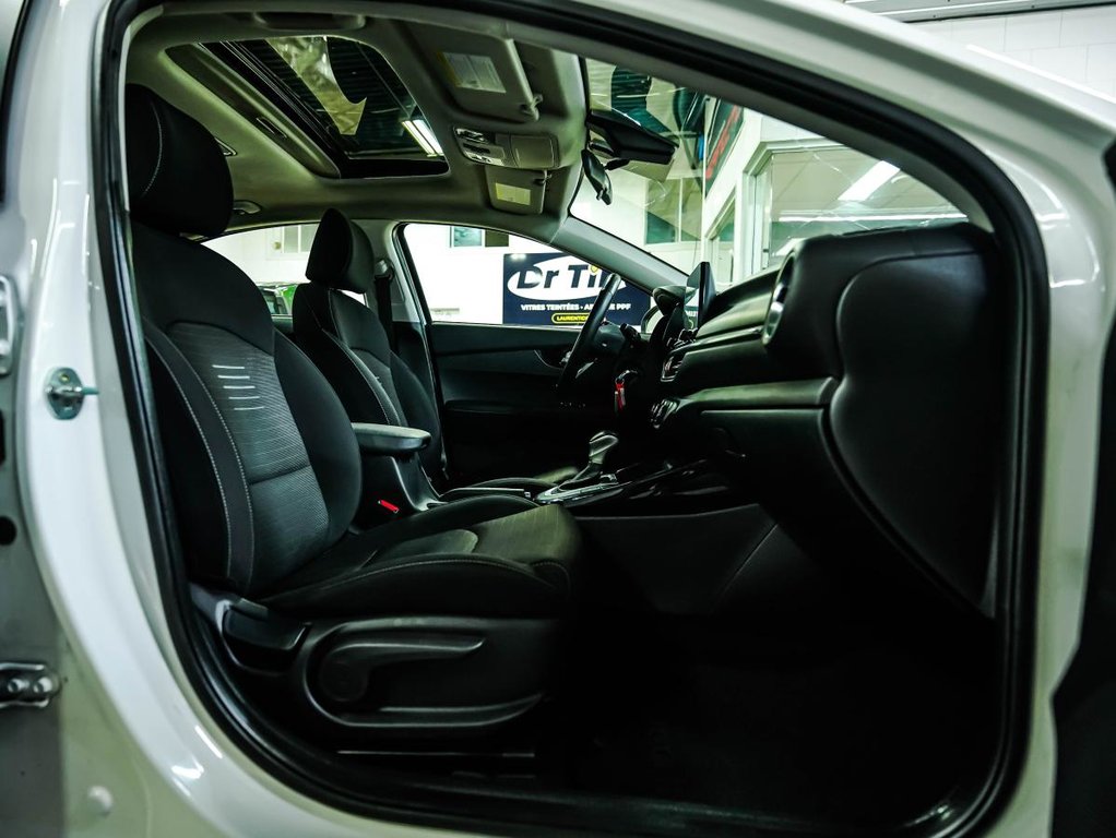 2021 Kia Forte EX + | AUTO | CAMERA | TOIT | CARFAX CLEAN | GARANTIE 10ANS / 200000 KMS in , Quebec - 17 - w1024h768px