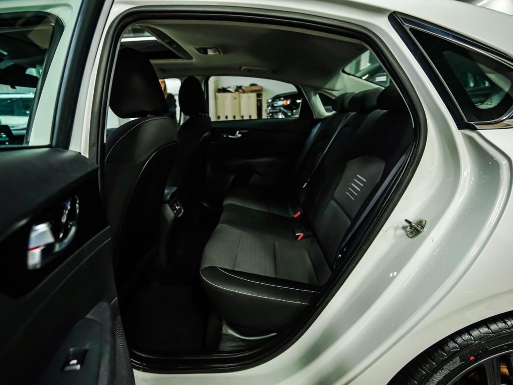 2021 Kia Forte EX + | AUTO | CAMERA | TOIT | CARFAX CLEAN | GARANTIE 10ANS / 200000 KMS in , Quebec - 15 - w1024h768px