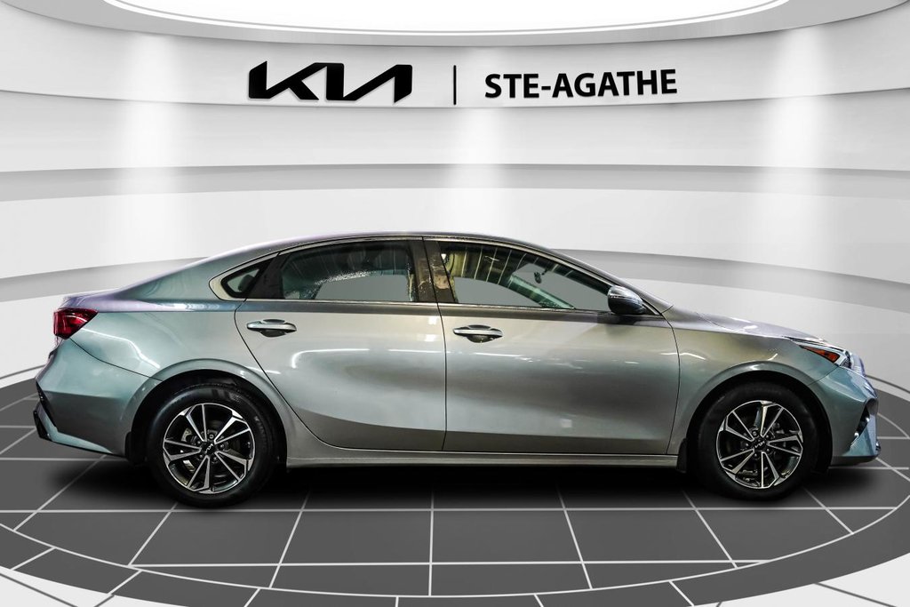 Kia Forte EX | AUTO | CAMERA | GARANTIE 10 ANS / 200000 KM 2023 à , Québec - 8 - w1024h768px