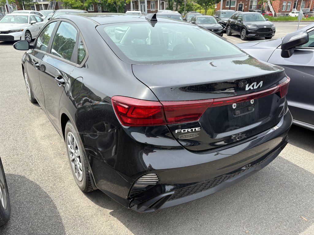 Kia Forte LX 2023 à Montréal, Québec - 4 - w1024h768px