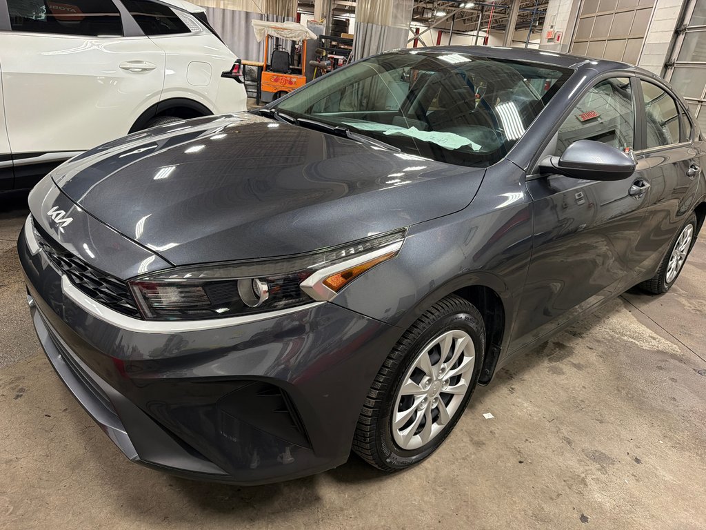 Kia Forte LX 2023 à Montréal, Québec - 1 - w1024h768px