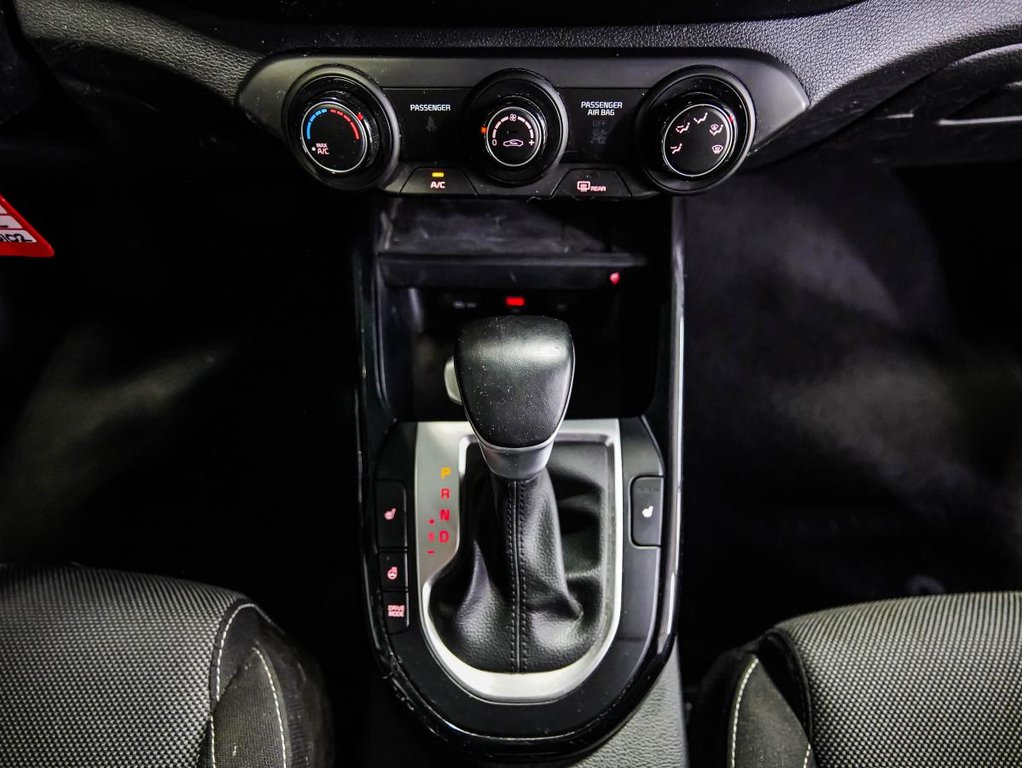 2022 Kia Forte5 EX | AUTO | CAMERA | GARANTIE 10 ANS / 200000 KM in , Quebec - 18 - w1024h768px