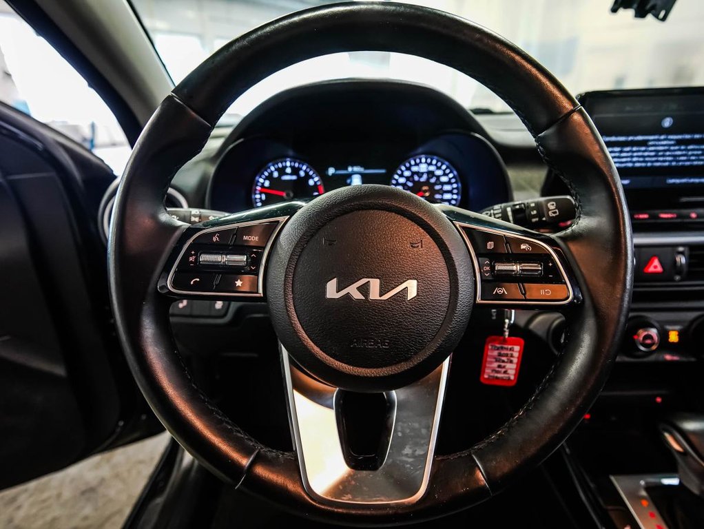 2022 Kia Forte5 EX | AUTO | CAMERA | GARANTIE 10 ANS / 200000 KM in , Quebec - 11 - w1024h768px