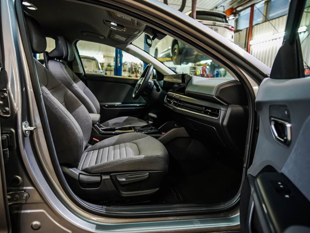 Kia K4 EX | FWD | CAMERA | GARANTIE 10 ANS / 200,000KM | 1 PROPRIETAIRE 2025 à Montréal, Québec - 17 - w1024h768px