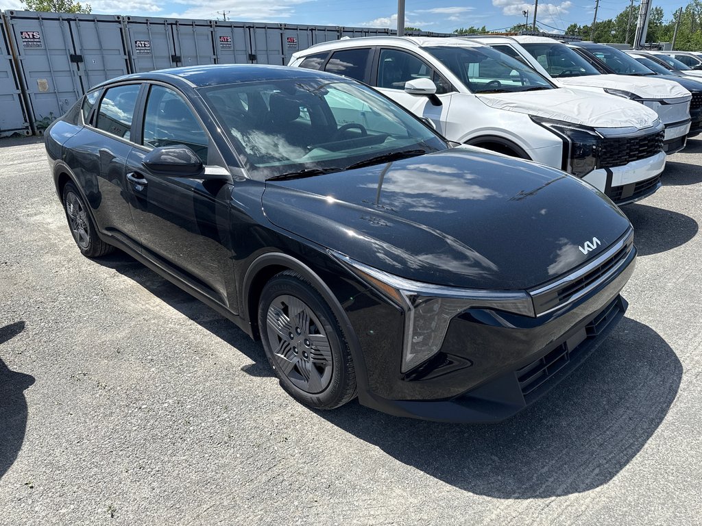 Kia K4 LX 2026 à Montréal, Québec - 2 - w1024h768px