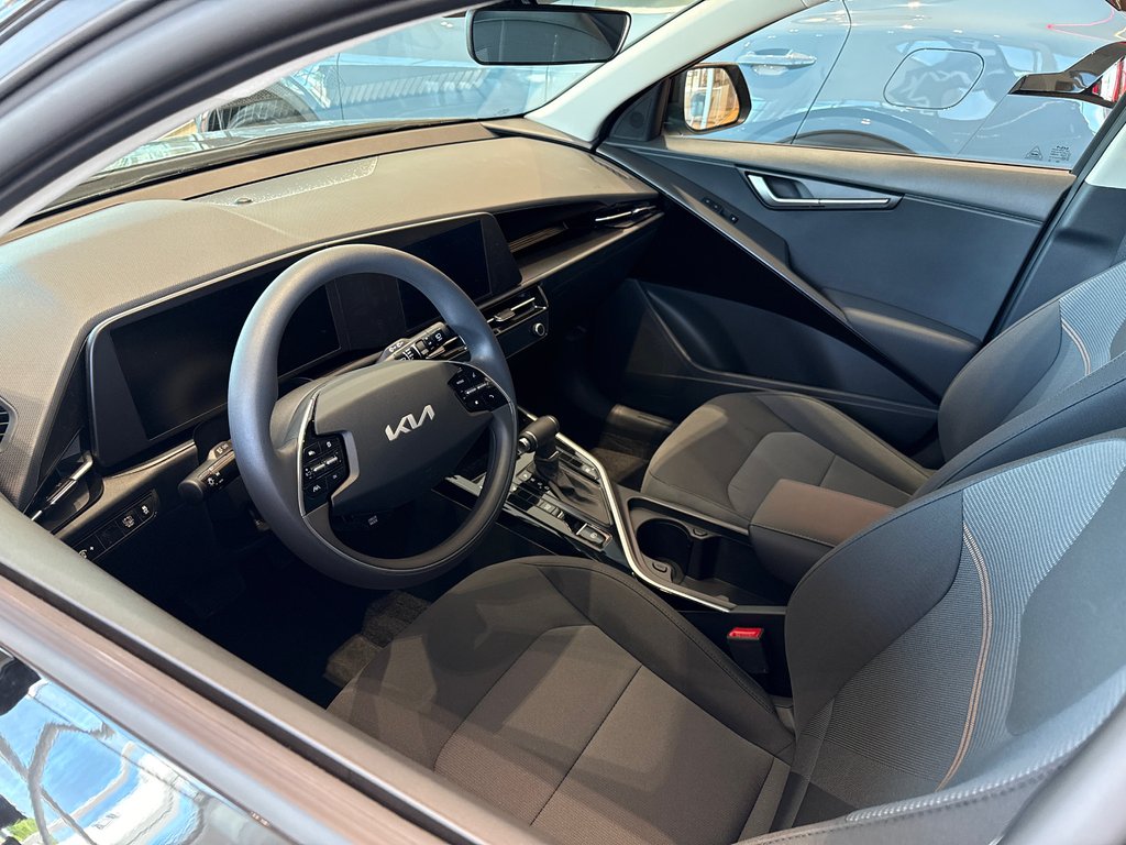 Kia Niro HEV LX 2026 à Montréal, Québec - 5 - w1024h768px