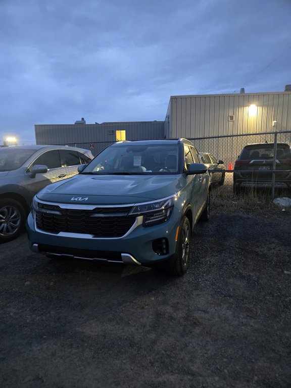Kia Seltos EX 2024 à Montréal, Québec - 1 - w1024h768px